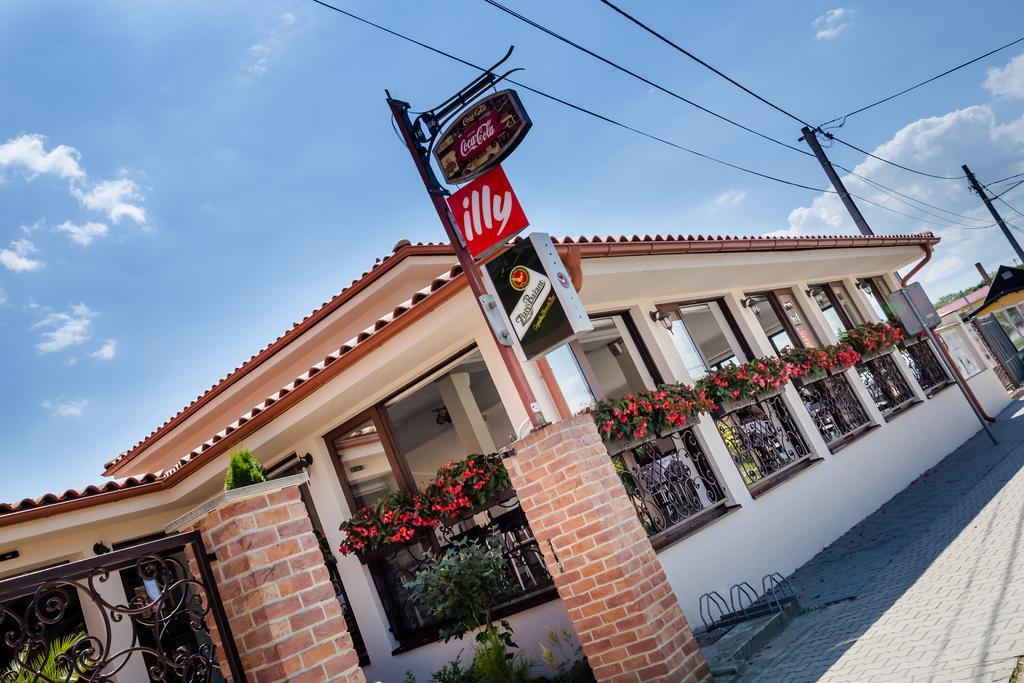 Corvin Pension And Restaurant Veľký Meder Buitenkant foto